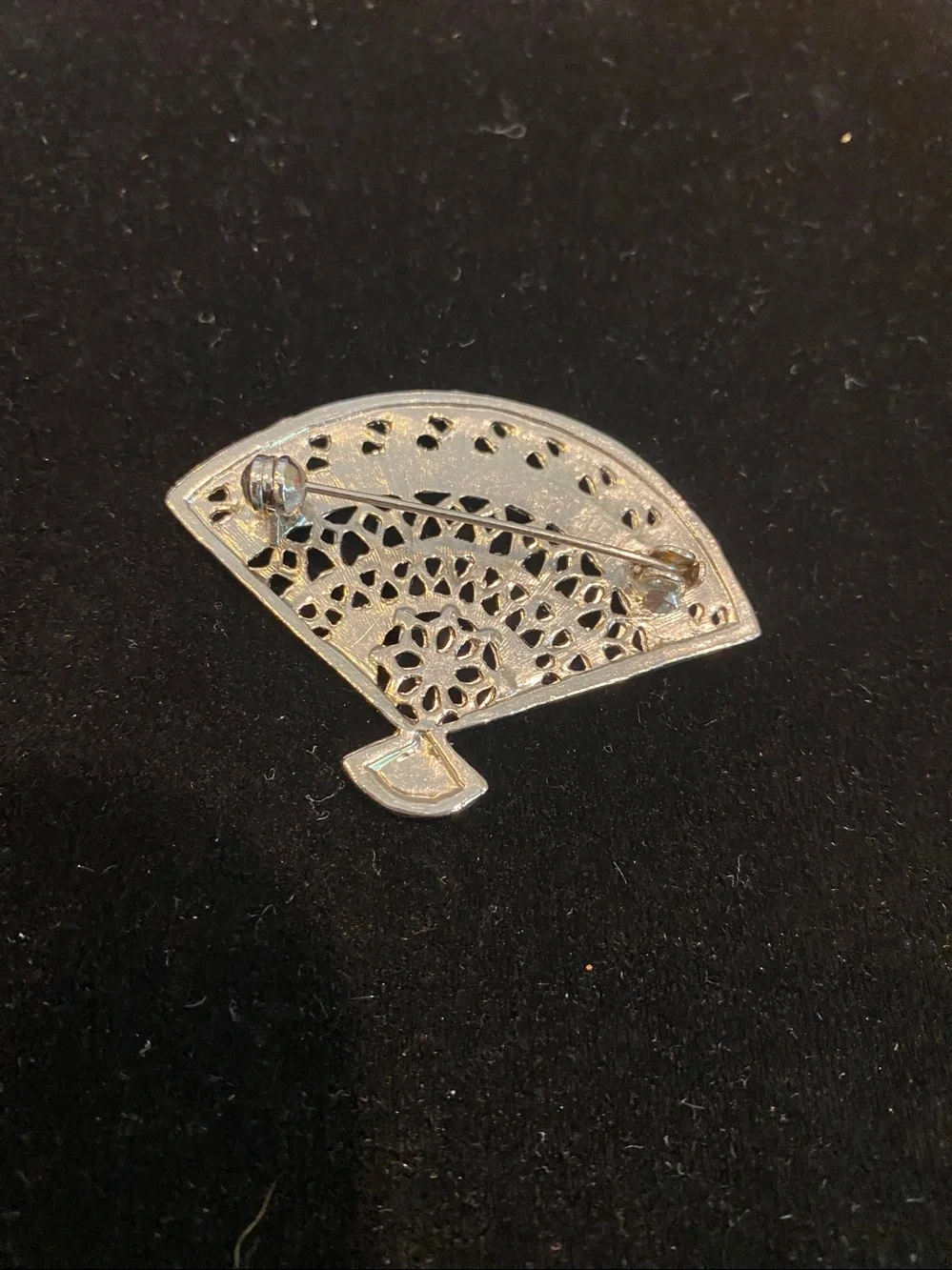Silver Fan Filigree Brooch - Elegant Women Jewelry